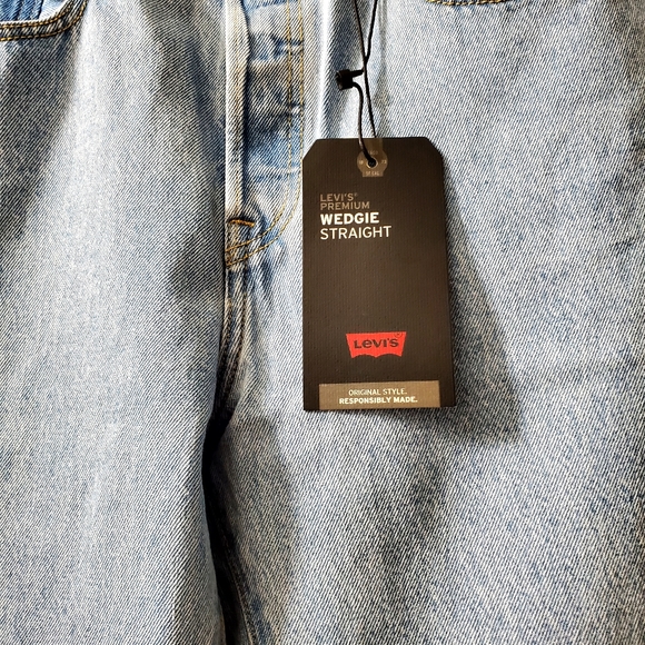 Levi's Premium Wedgie Straight Jeans - Picture 4 of 12